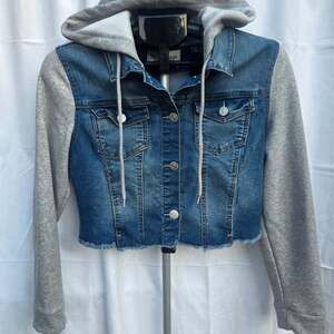 WallFlower Juniors Crop Denim Jacket with Fleece Hood & Sleeves Medium